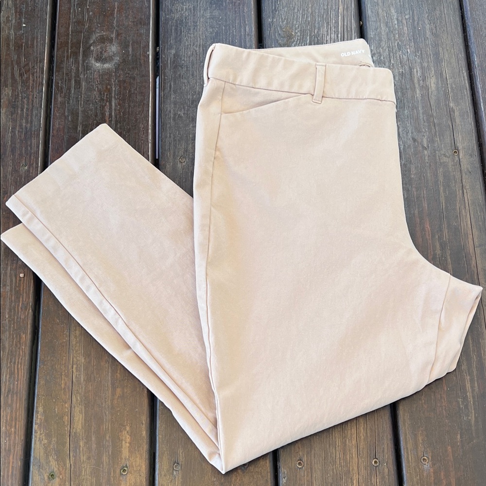 Old Navy Pixie Skinny 
High-Rise 
Secret Smooth Pockets